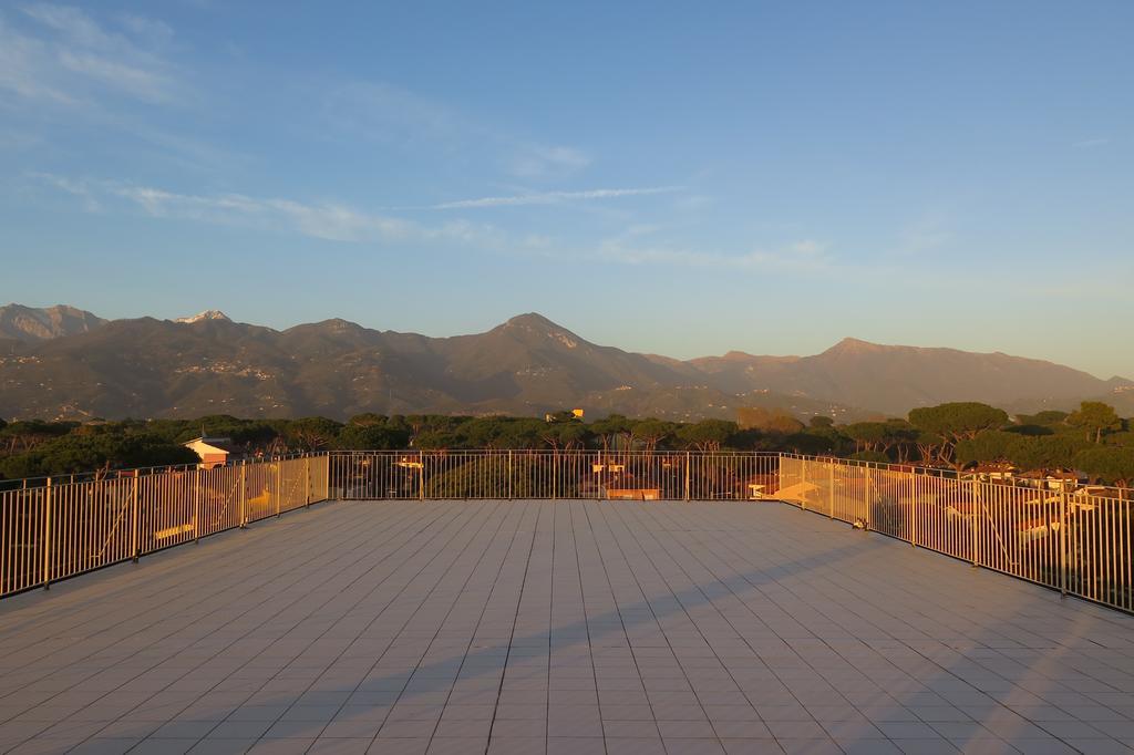 Hotel Happy Marina di Pietrasanta Εξωτερικό φωτογραφία