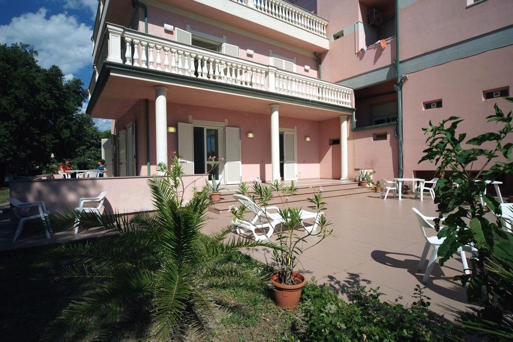 Hotel Happy Marina di Pietrasanta Εξωτερικό φωτογραφία