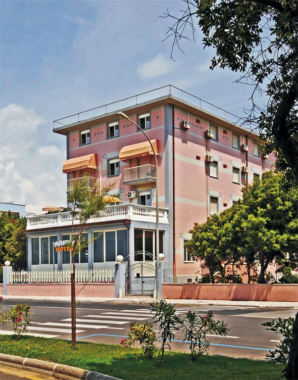 Hotel Happy Marina di Pietrasanta Εξωτερικό φωτογραφία