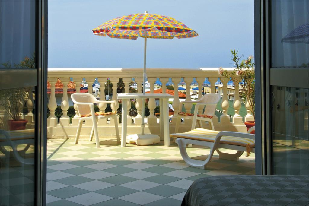 Hotel Happy Marina di Pietrasanta Εξωτερικό φωτογραφία