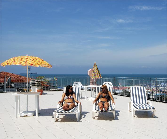 Hotel Happy Marina di Pietrasanta Εξωτερικό φωτογραφία