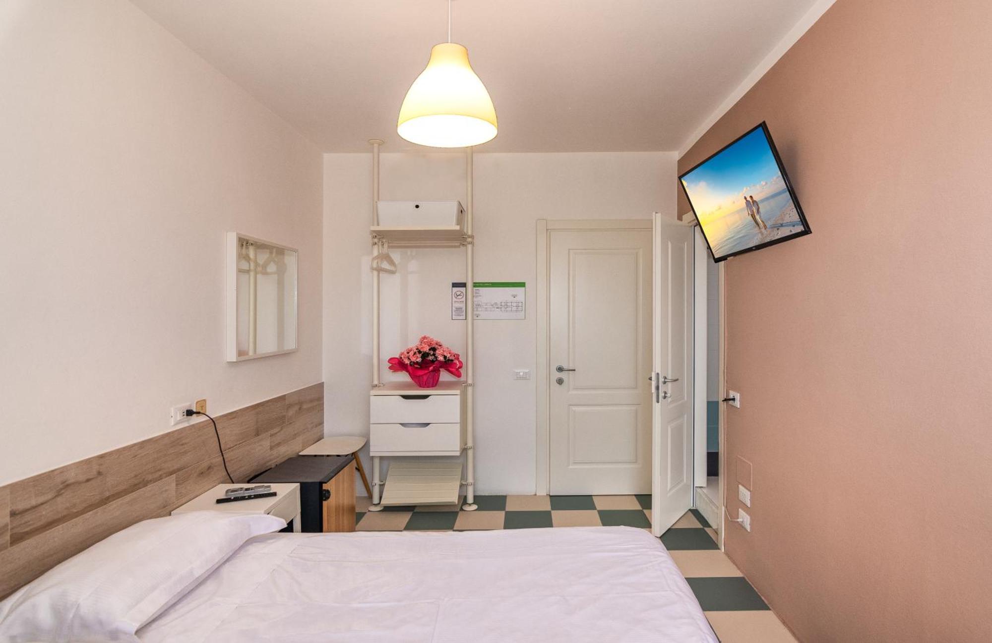 Hotel Happy Marina di Pietrasanta Εξωτερικό φωτογραφία