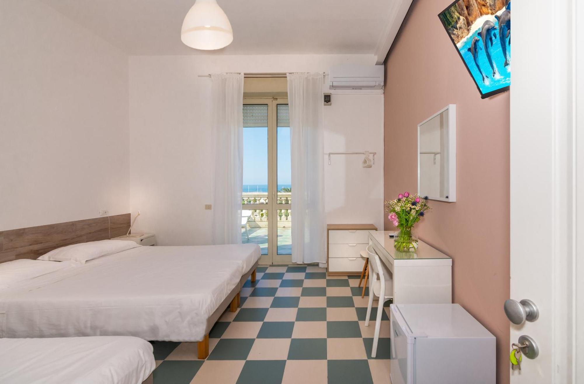 Hotel Happy Marina di Pietrasanta Εξωτερικό φωτογραφία