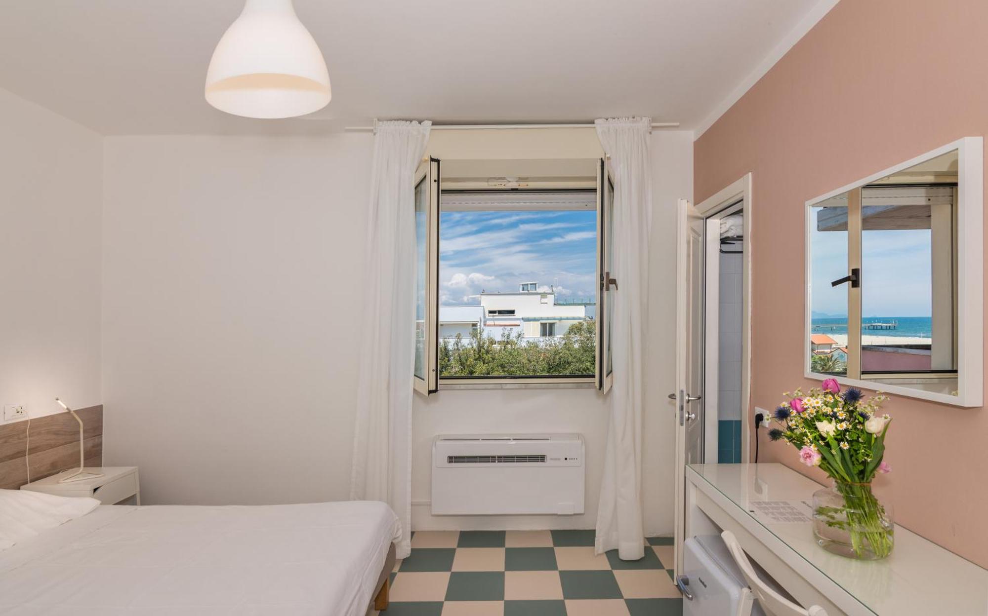 Hotel Happy Marina di Pietrasanta Εξωτερικό φωτογραφία