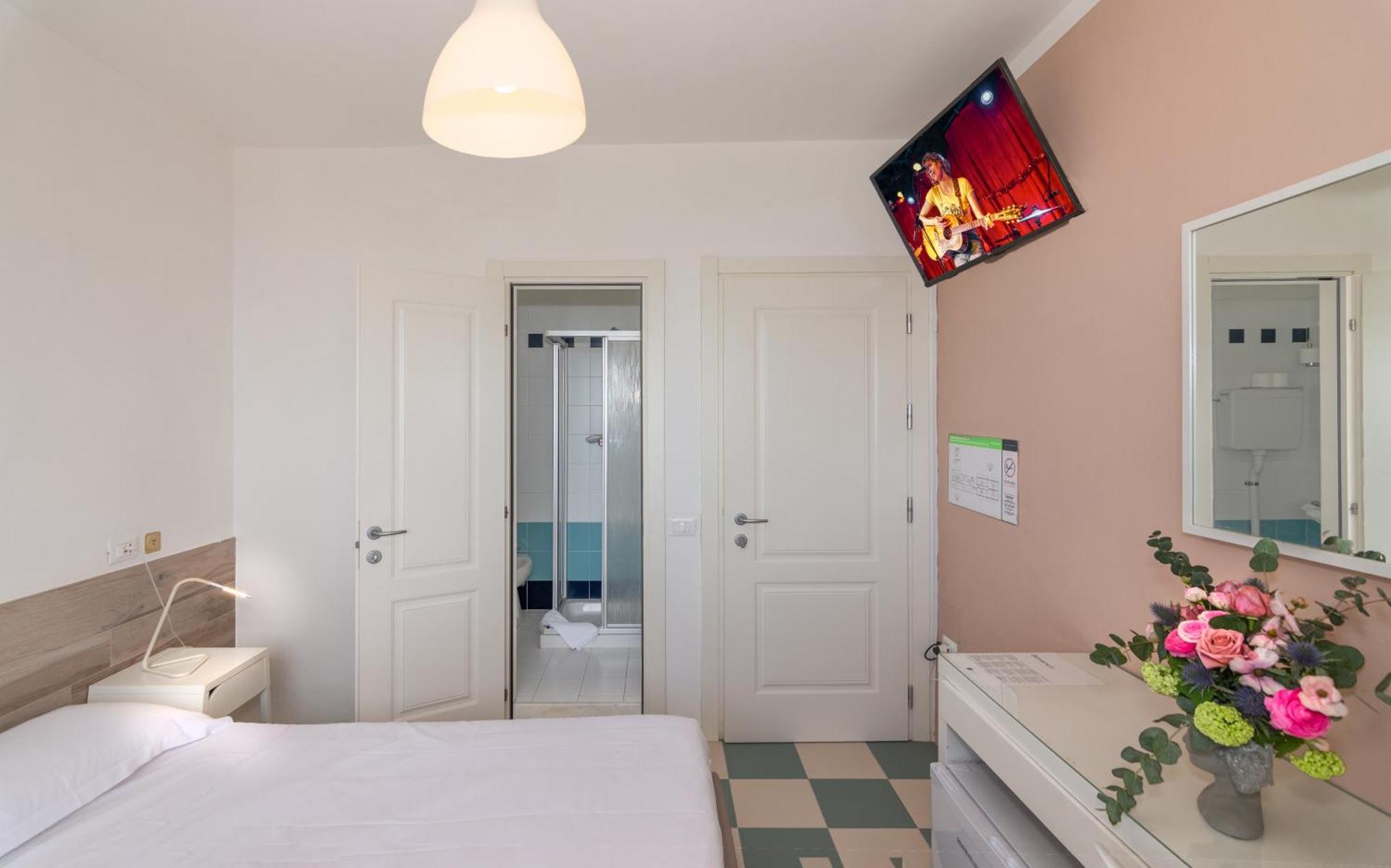 Hotel Happy Marina di Pietrasanta Εξωτερικό φωτογραφία
