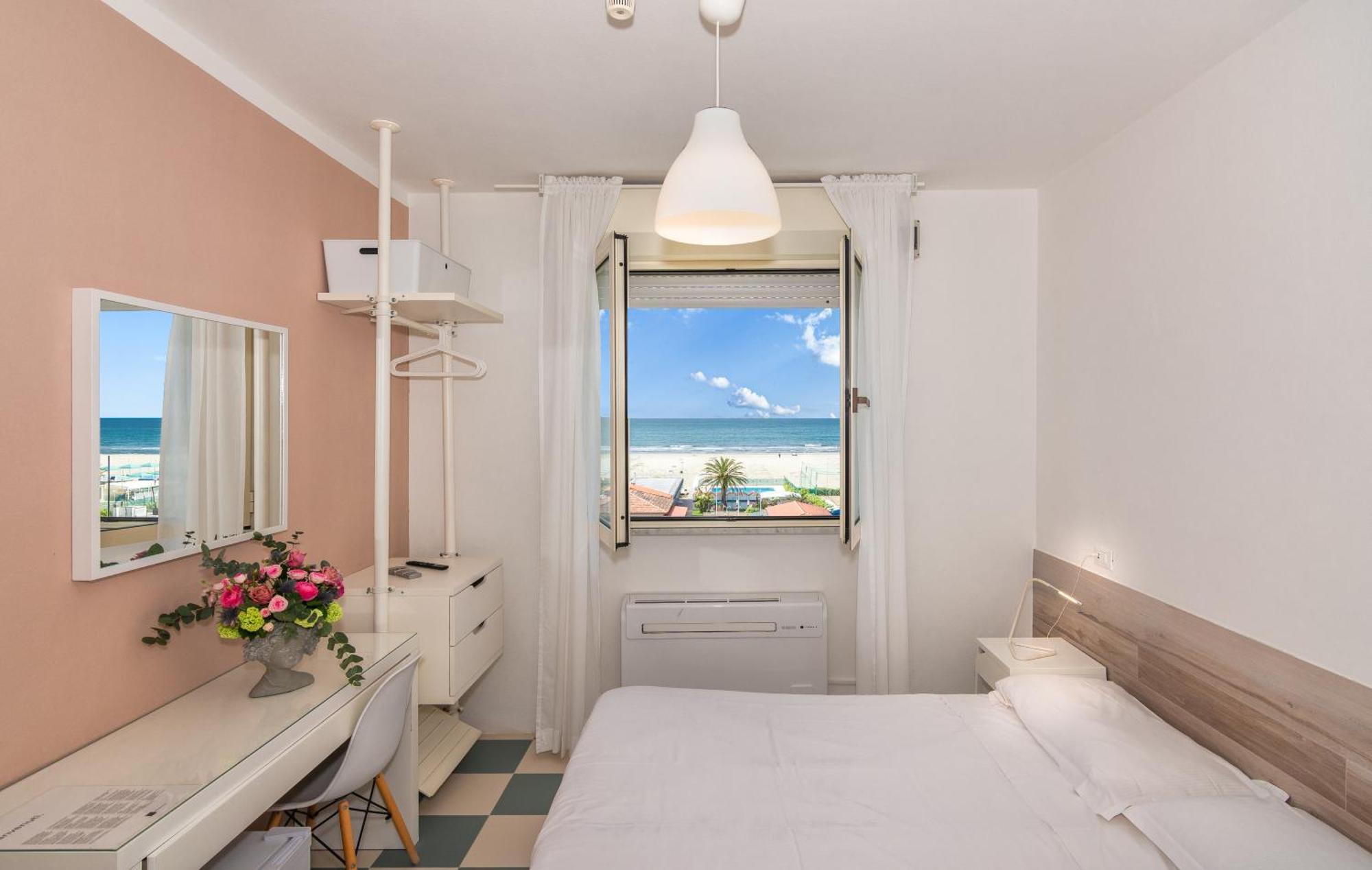 Hotel Happy Marina di Pietrasanta Εξωτερικό φωτογραφία