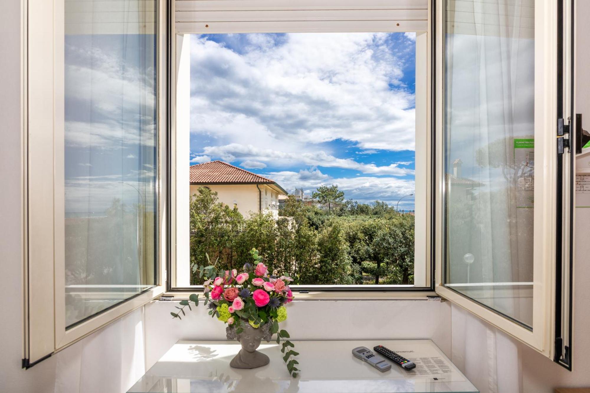 Hotel Happy Marina di Pietrasanta Εξωτερικό φωτογραφία