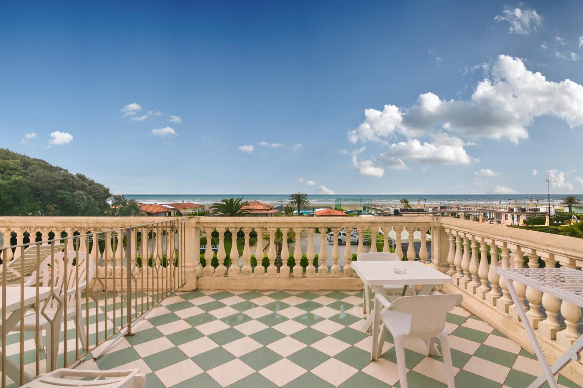 Hotel Happy Marina di Pietrasanta Εξωτερικό φωτογραφία