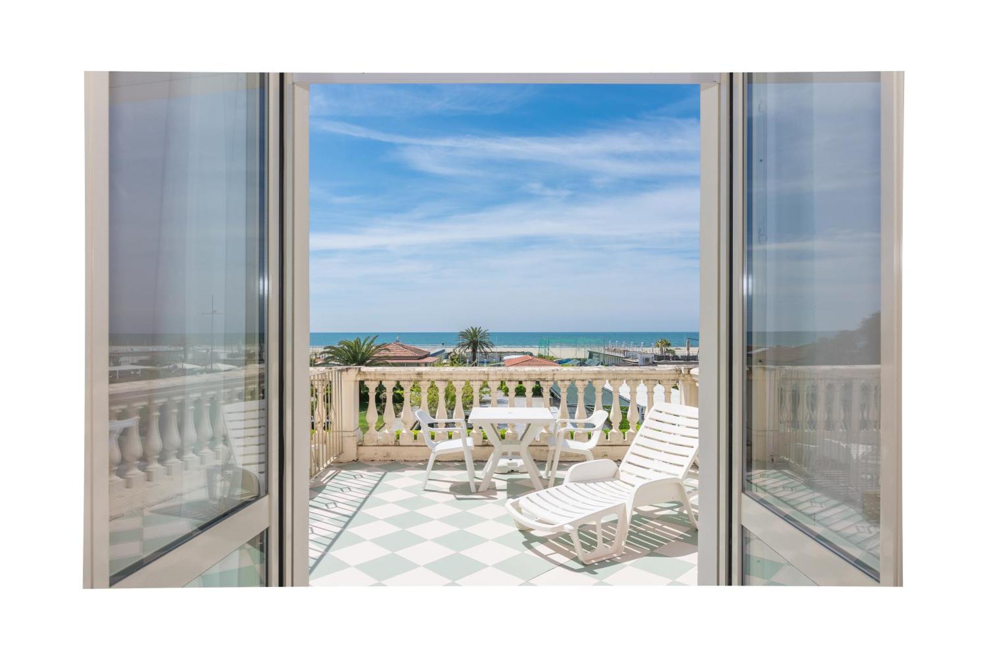 Hotel Happy Marina di Pietrasanta Εξωτερικό φωτογραφία