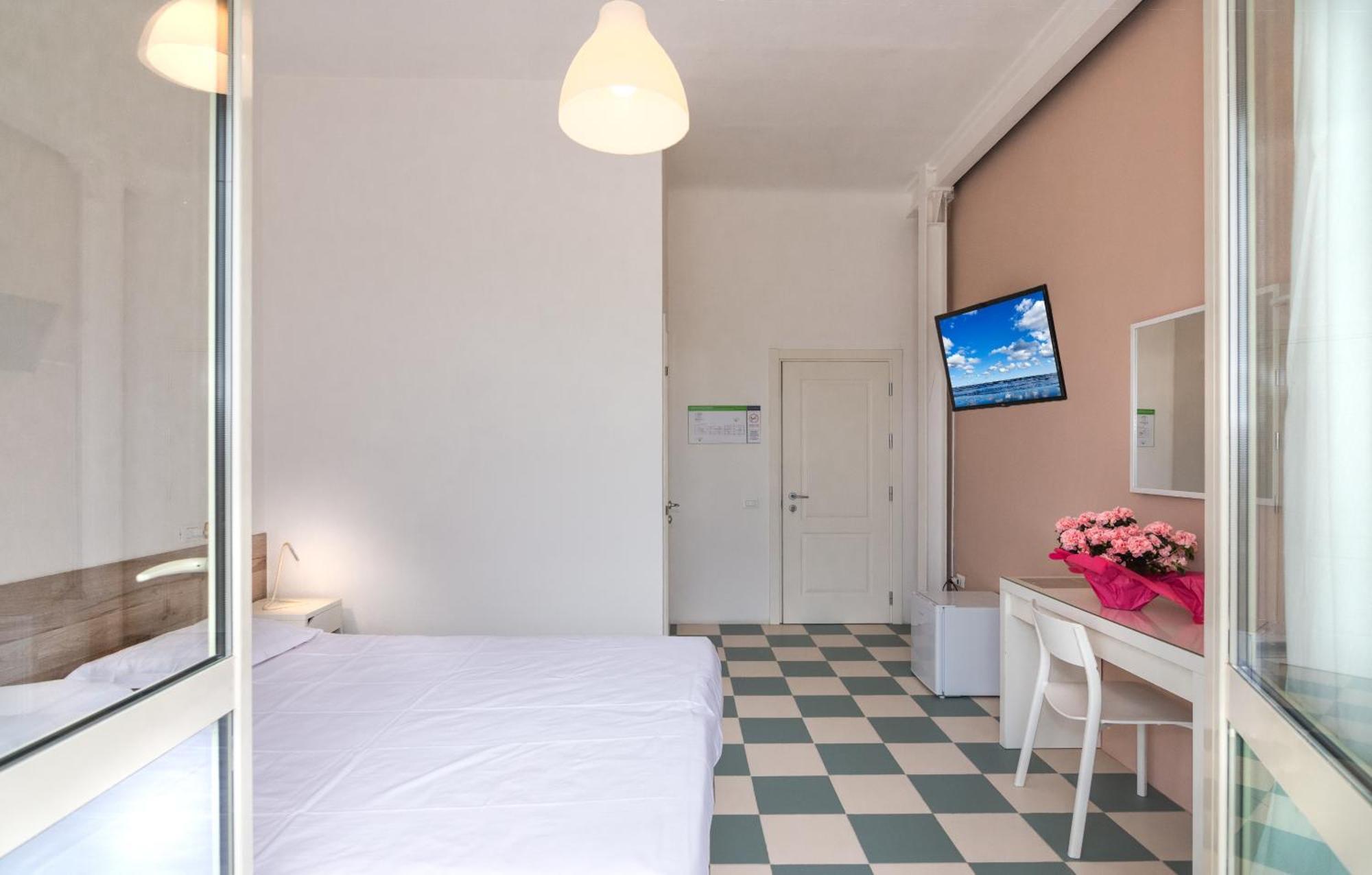 Hotel Happy Marina di Pietrasanta Εξωτερικό φωτογραφία