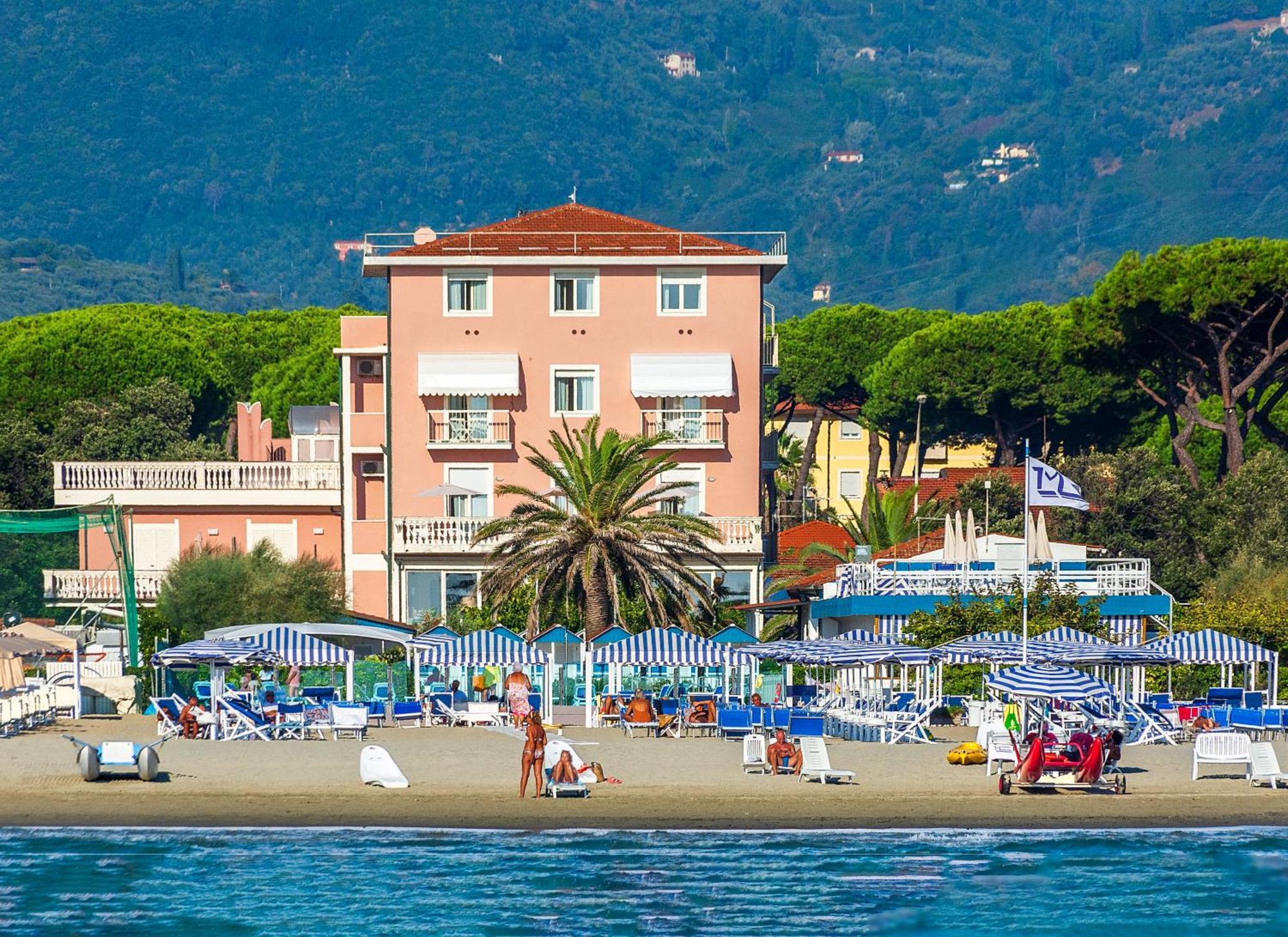 Hotel Happy Marina di Pietrasanta Εξωτερικό φωτογραφία